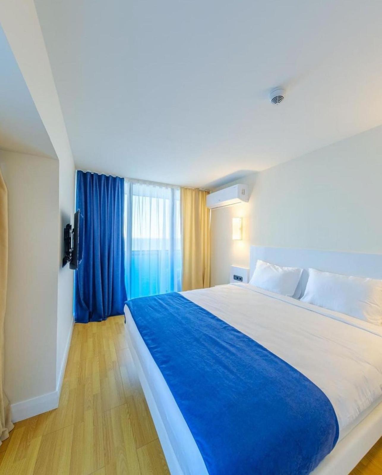 Luxury Panorama Sea View Apartment & Central Batoemi Buitenkant foto